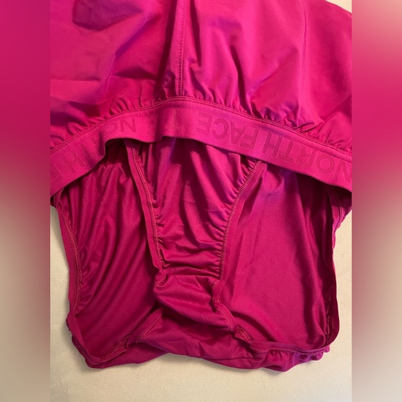 NWT The North Face Woman Shorts Size M Fuchsia Hot Pink Color - Picture 3 of 13